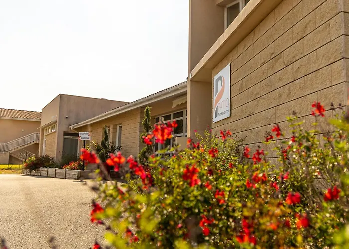 Appartement Patio Parc Résidence *